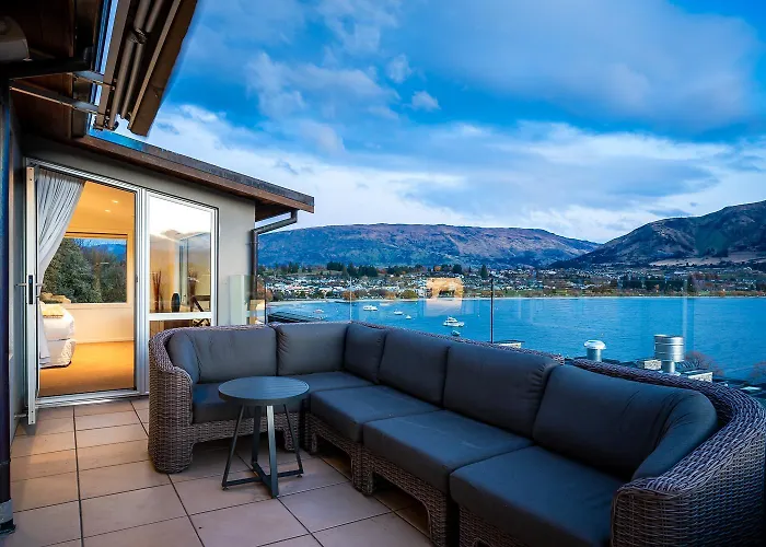 2 Lakeview Heights