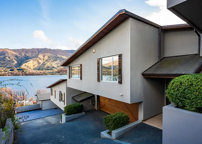 2 Lakeview Heights Wanaka