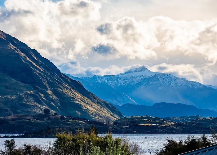 2 Lakeview Heights * Wanaka